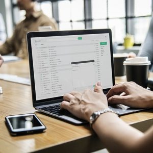 外国人雇用のコンサルタント